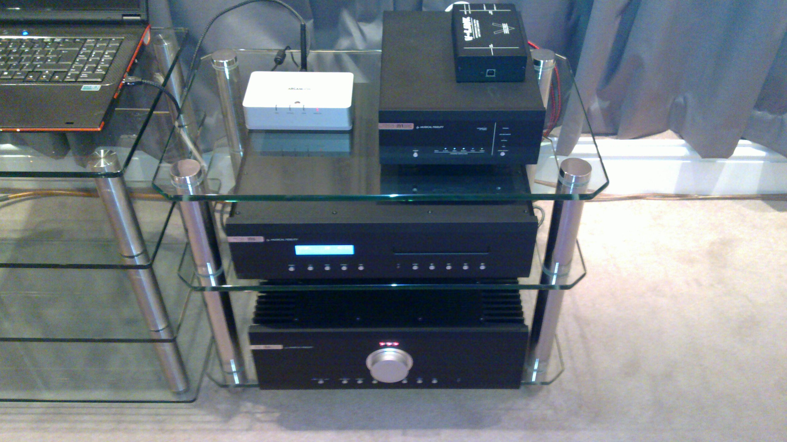 Close Up Of Arcam rDACkw and M1 DAC with V-Link